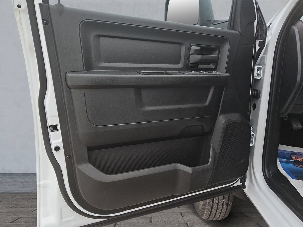 New 2026 RAM 5500 Tradesman w/ Chrome Appearance Group AWD/4WD image 18