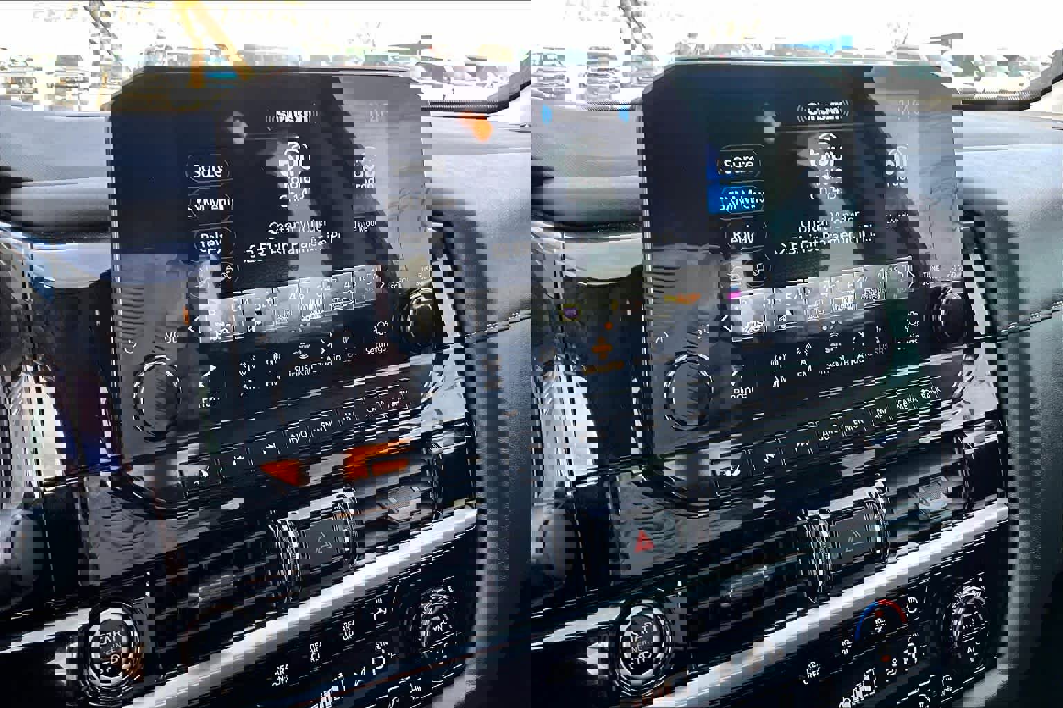 Used 2024 Nissan Pathfinder SL image 33