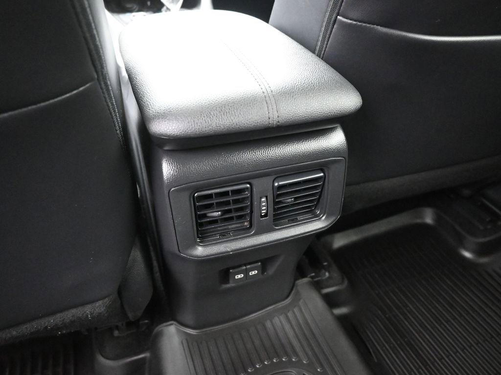 Used 2022 Toyota RAV4 XLE Premium AWD/4WD image 20