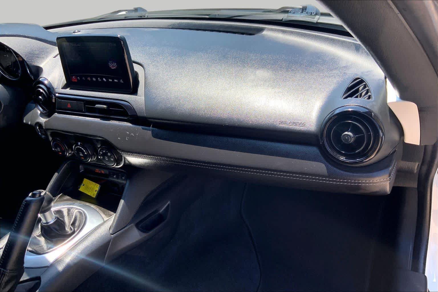Used 2021 MAZDA MX-5 Miata Club RWD image 16