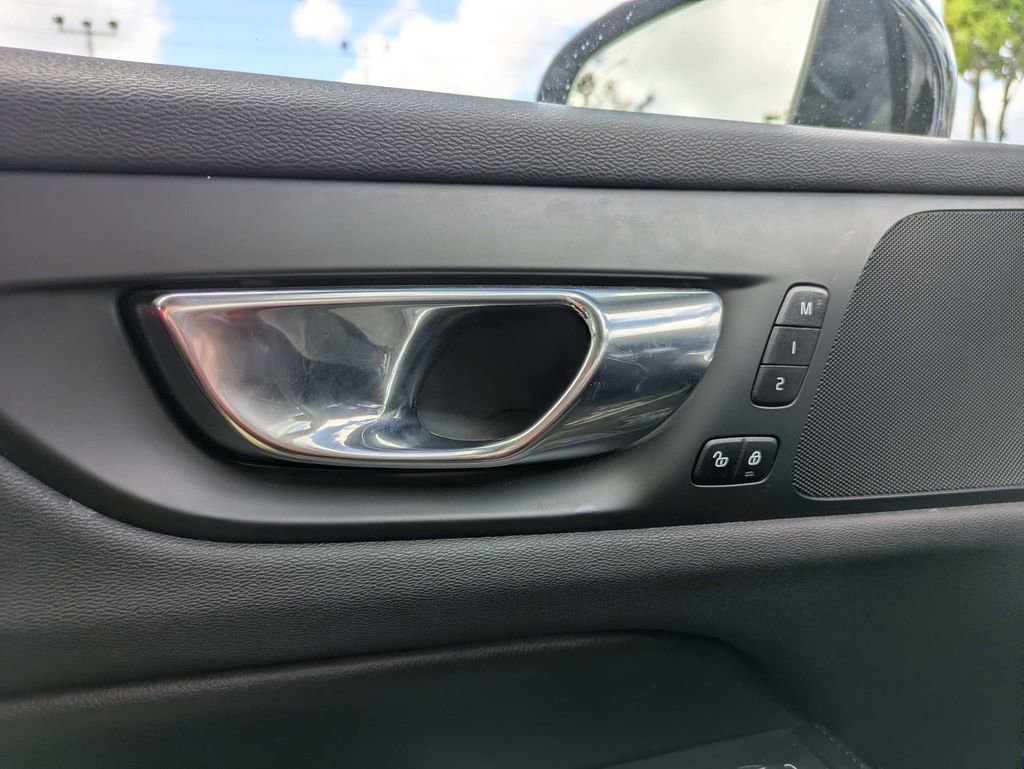 Used 2023 Volvo S60 B5 Core w/ Protection Package Premier image 29