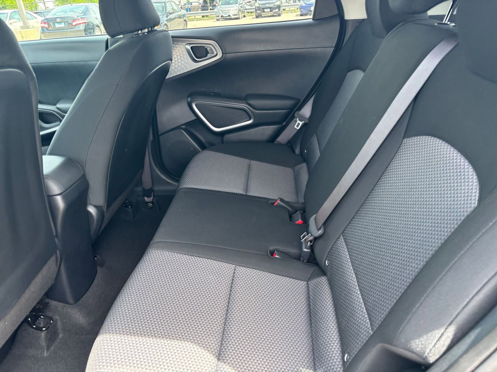 Used 2025 Kia Soul LX w/ LX Technology Package FWD image 23