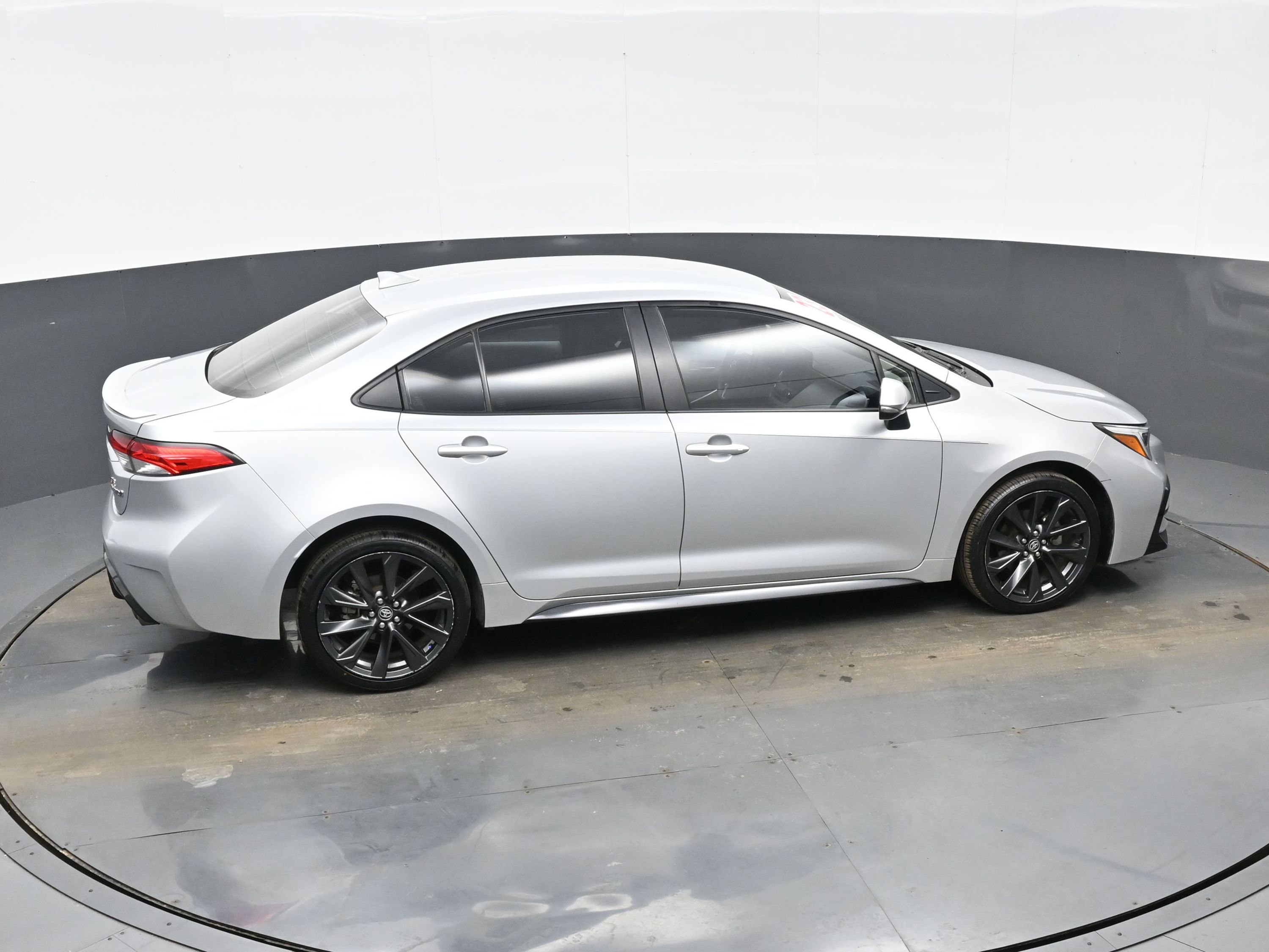 Used 2023 Toyota Corolla SE image 40