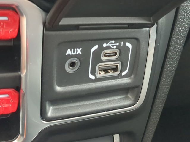 Used 2025 Jeep Gladiator Rubicon w/ Safety Group AWD/4WD image 25