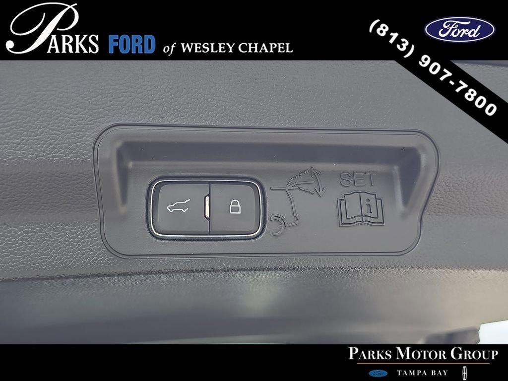 Certified 2021 Ford Explorer Platinum w/ Equipment Group 601A image 9