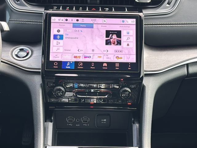 New 2025 Jeep Grand Cherokee L Limited w/ Luxury Tech Group II image 24