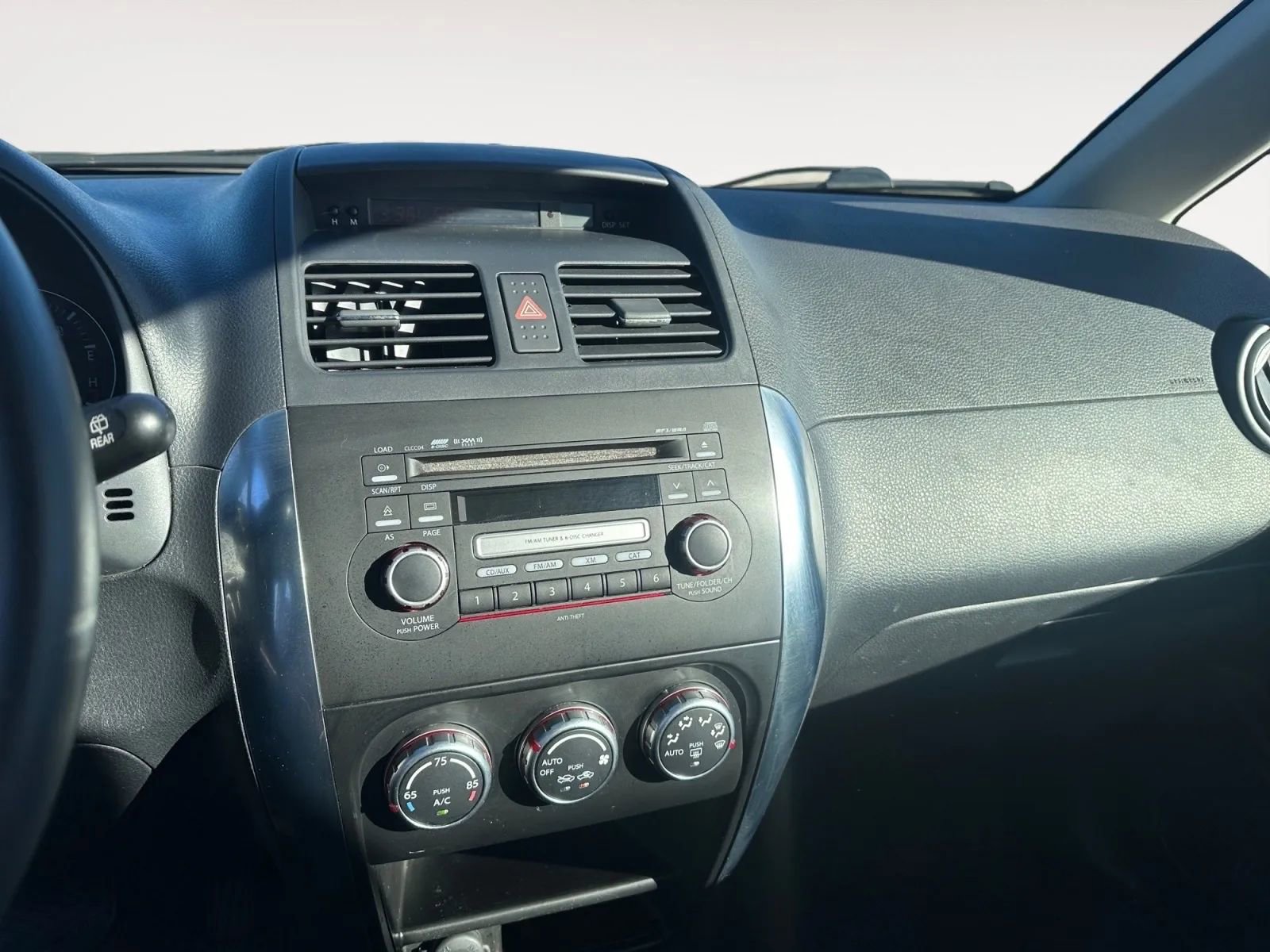 Used 2008 Suzuki SX4 AWD Hatchback w/ Touring Pkg image 13