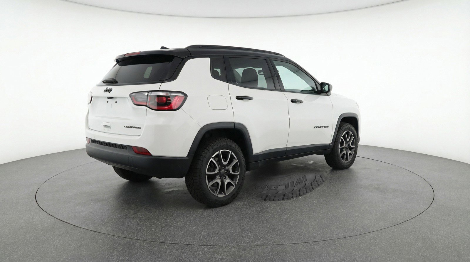 Used 2025 Jeep Compass Trailhawk AWD/4WD image 9