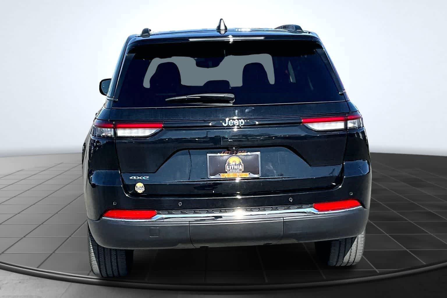 Used 2022 Jeep Grand Cherokee Limited 4xe image 5