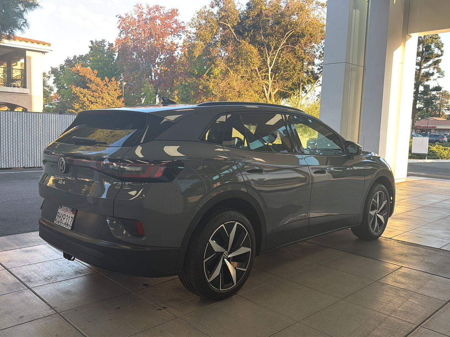 Used 2023 Volkswagen ID.4 Pro S AWD/4WD image 5
