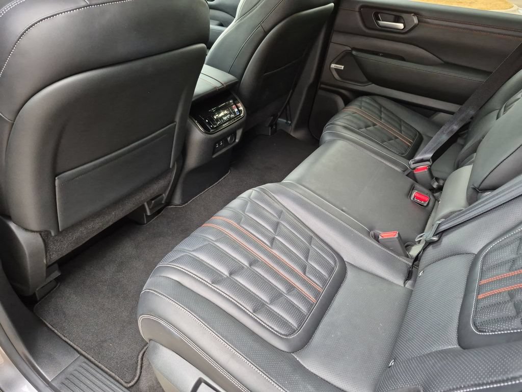 Certified 2025 Nissan Armada PRO-4X AWD/4WD image 35