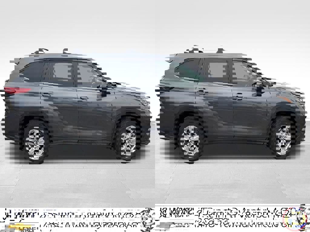 Used 2023 Toyota Highlander LE image 3