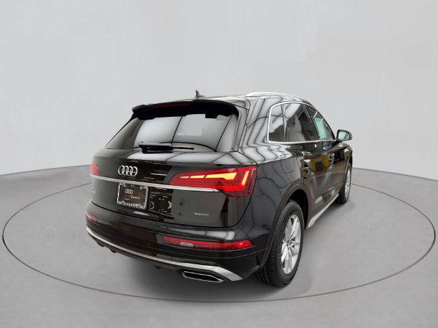 Certified 2023 Audi Q5 2.0T Premium w/ Convenience Package AWD/4WD image 4