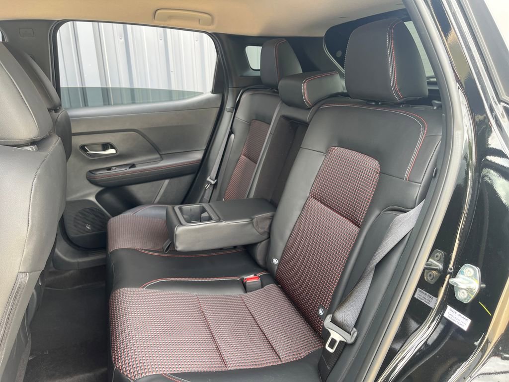 Certified 2025 Nissan Kicks SR w/ Illumination Package image 26