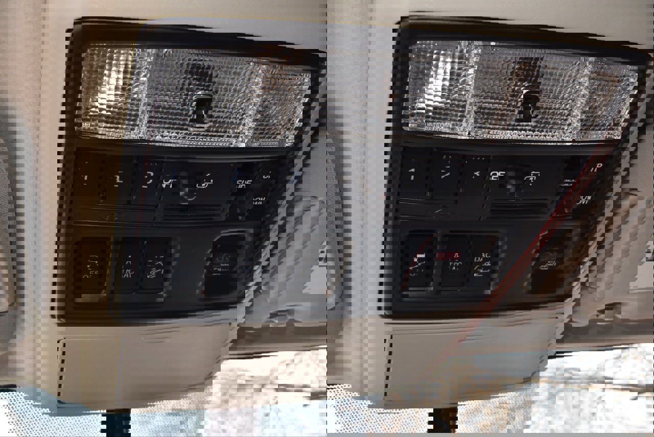 Used 2015 Toyota 4Runner Limited image 31