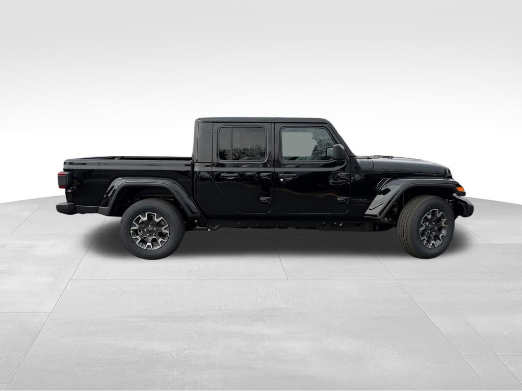 New 2026 Jeep Gladiator Sahara image 9