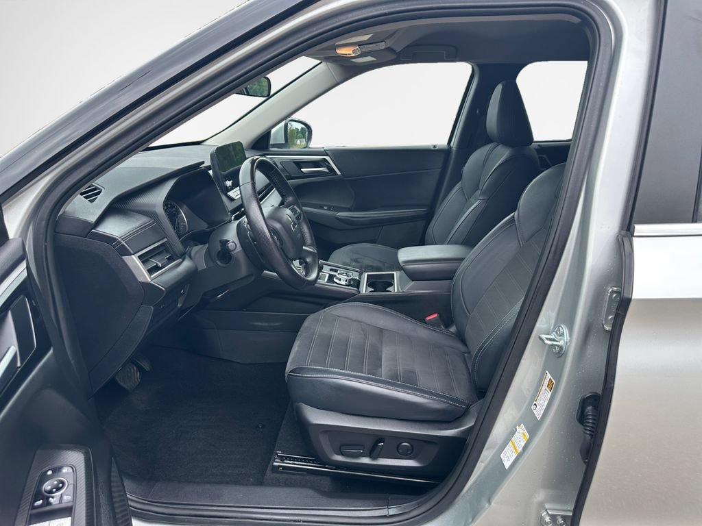 Used 2024 Mitsubishi Outlander SE AWD/4WD image 12