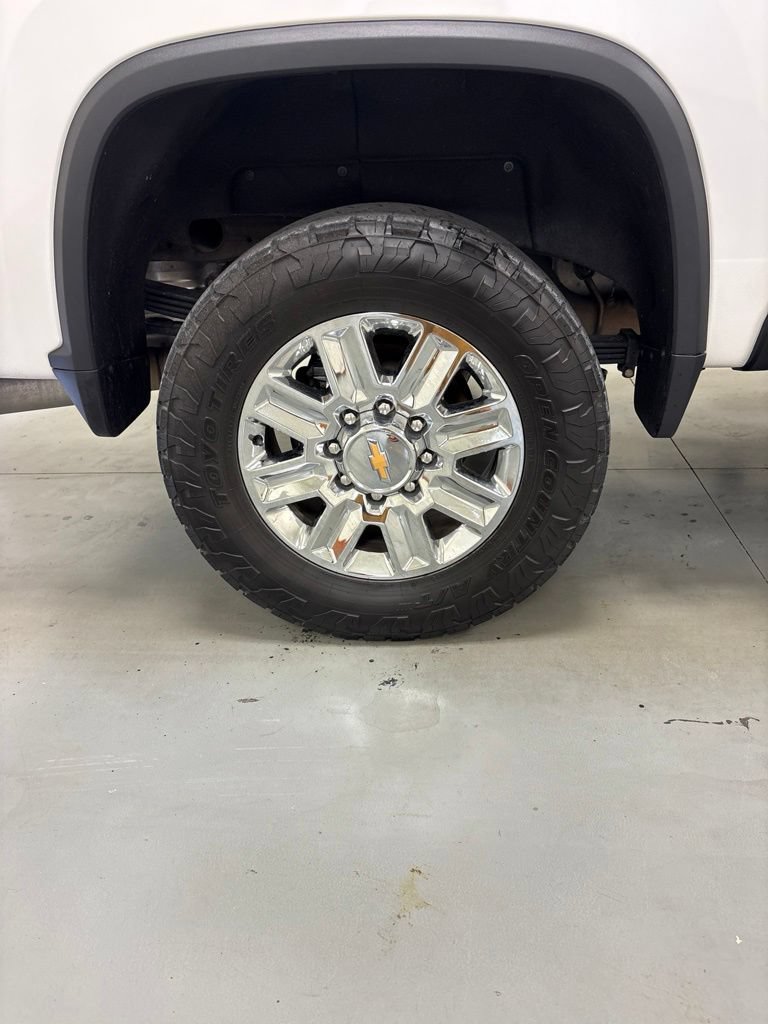 Used 2024 Chevrolet Silverado 2500 High Country w/ High Country Premium Package AWD/4WD image 30