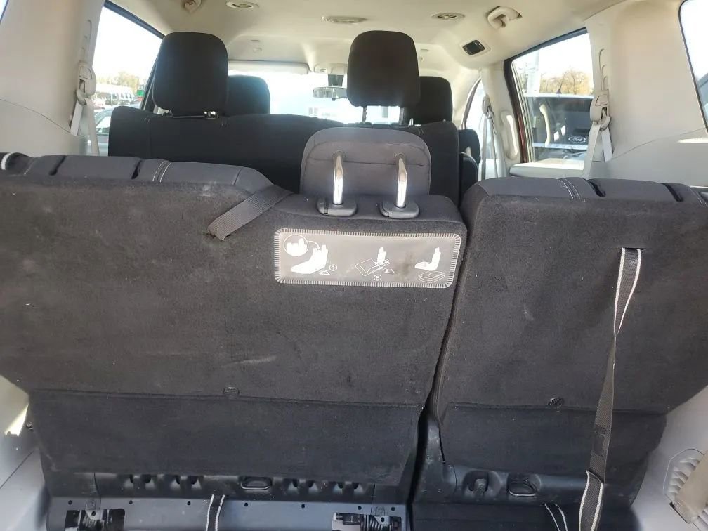 Used 2020 Chrysler Voyager L image 27