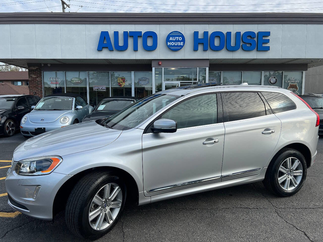 Used 2016 Volvo XC60 T5 Platinum w/ Protection Package AWD/4WD image 1