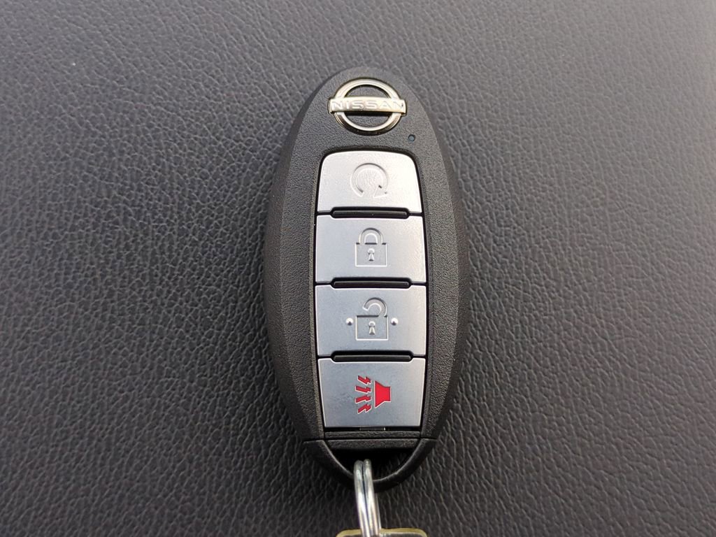 Certified 2025 Nissan Frontier PRO-4X w/ Interior Protection Package image 33