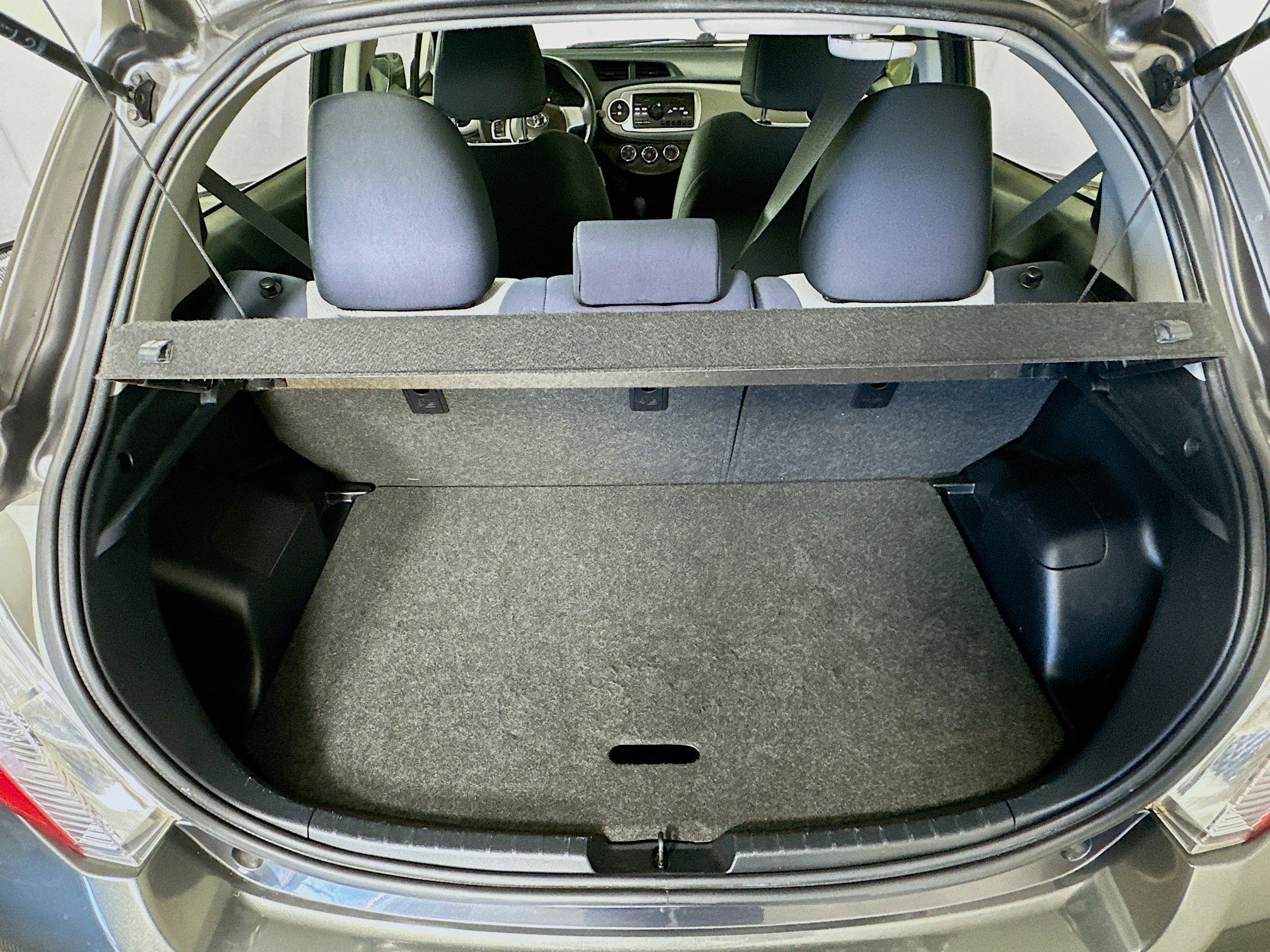 Used 2013 Toyota Yaris LE image 25