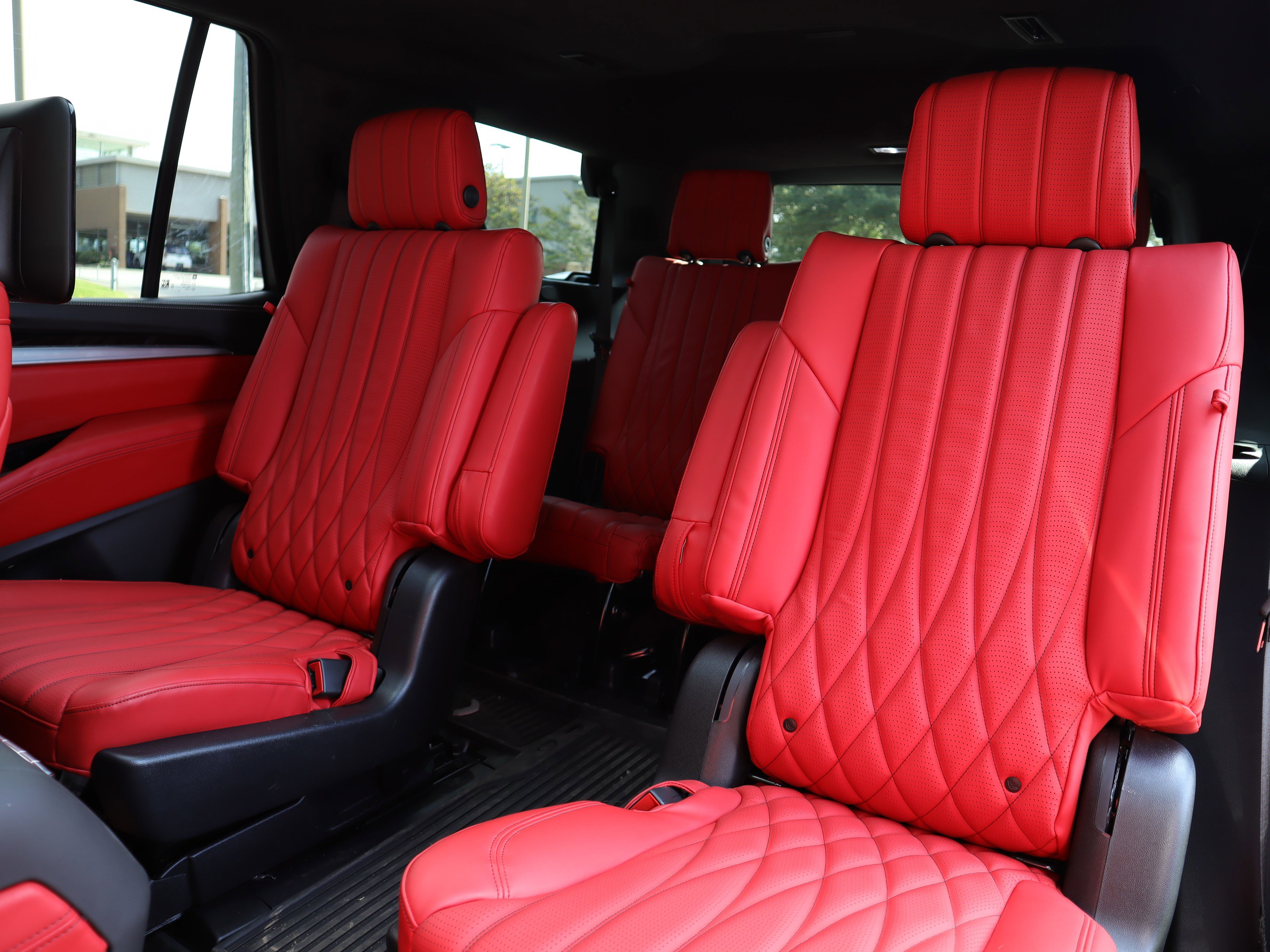 Used 2025 Cadillac Escalade Sport Platinum image 8