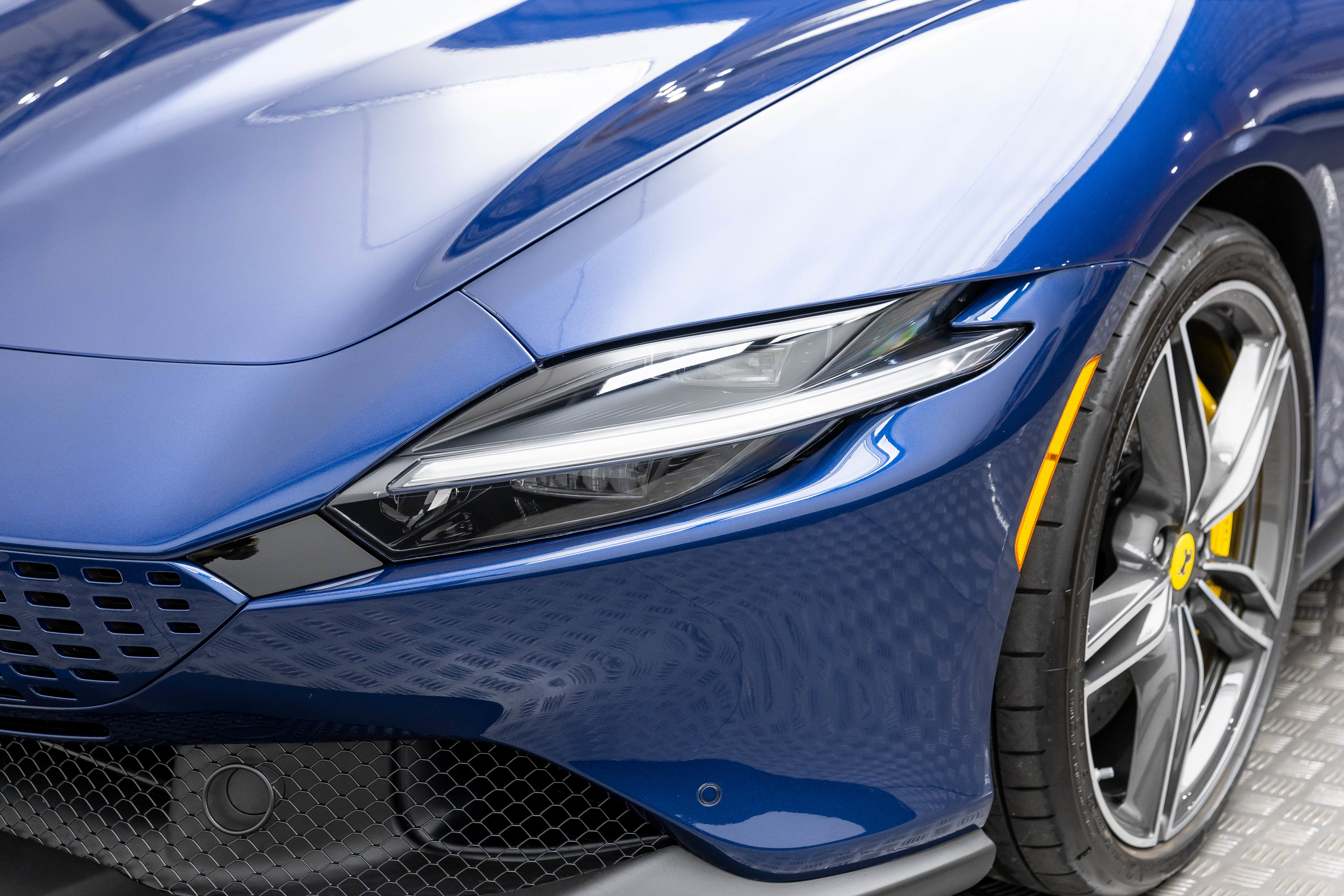 Certified 2025 Ferrari Roma Spider RWD image 49
