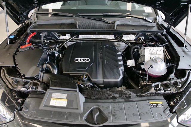 Certified 2025 Audi Q5 Prestige w/ Prestige Package image 9