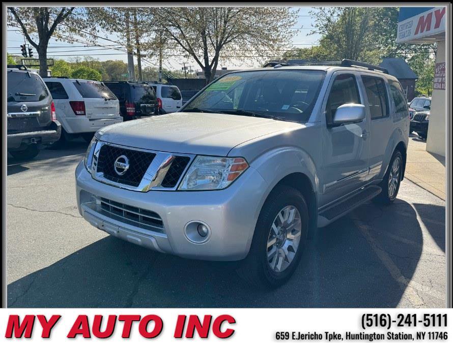 Used 2011 Nissan Pathfinder LE w/ Navigation Pkg image 8