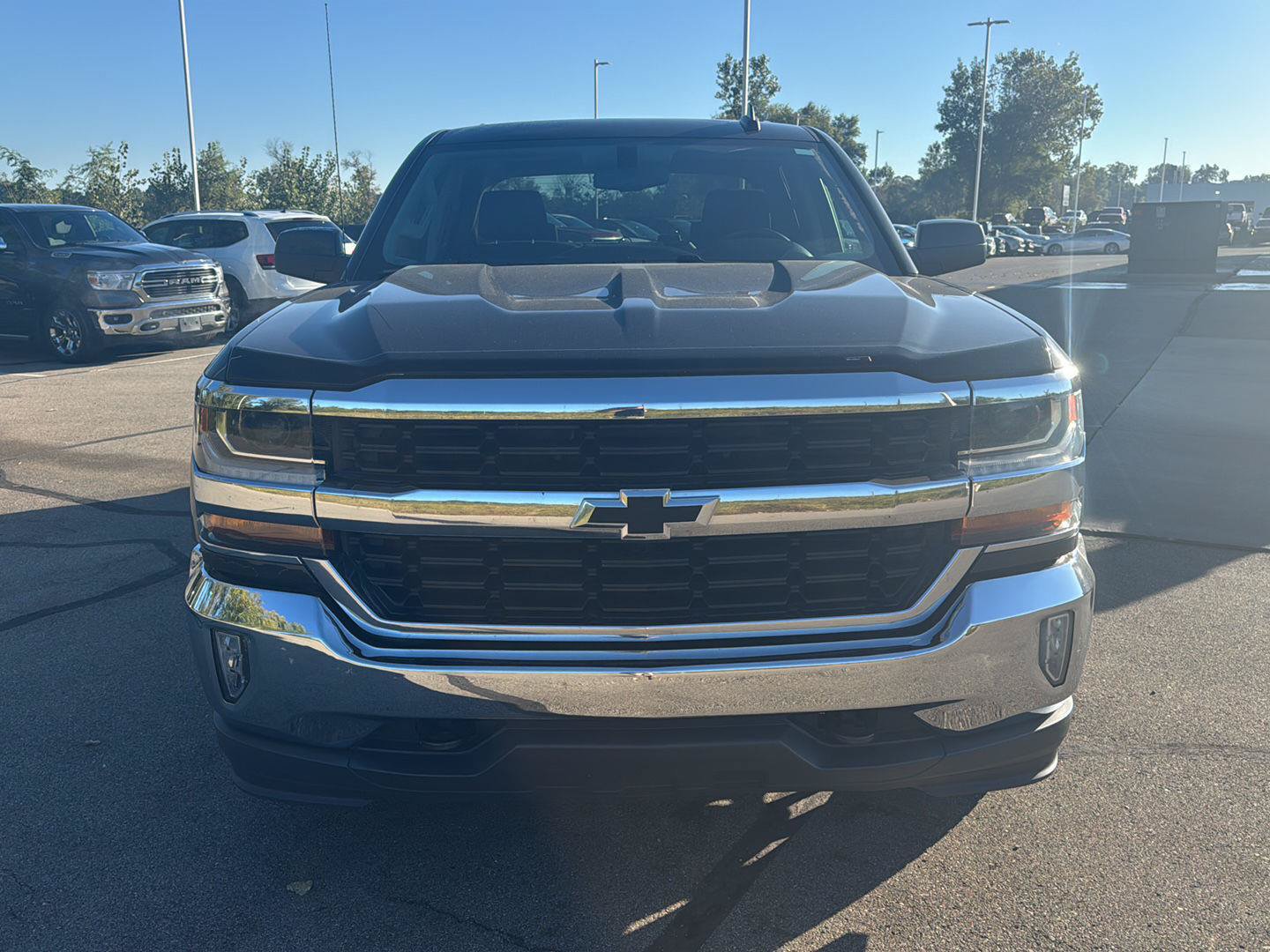 Used 2017 Chevrolet Silverado 1500 LT w/ LPO, Black Pack AWD/4WD image 8
