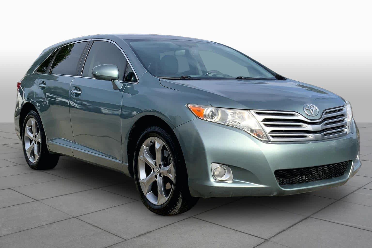 Used 2010 Toyota Venza image 2