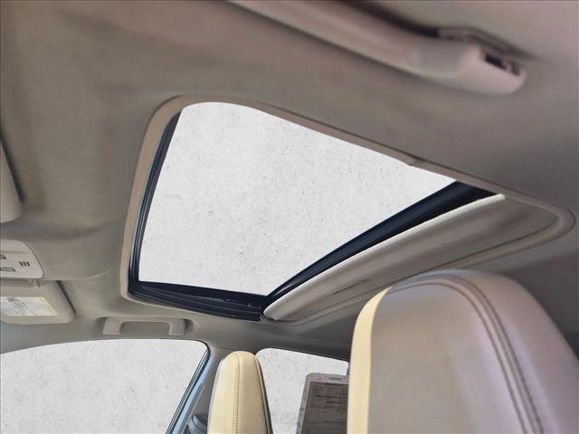 Used 2015 Toyota RAV4 Limited AWD/4WD image 16
