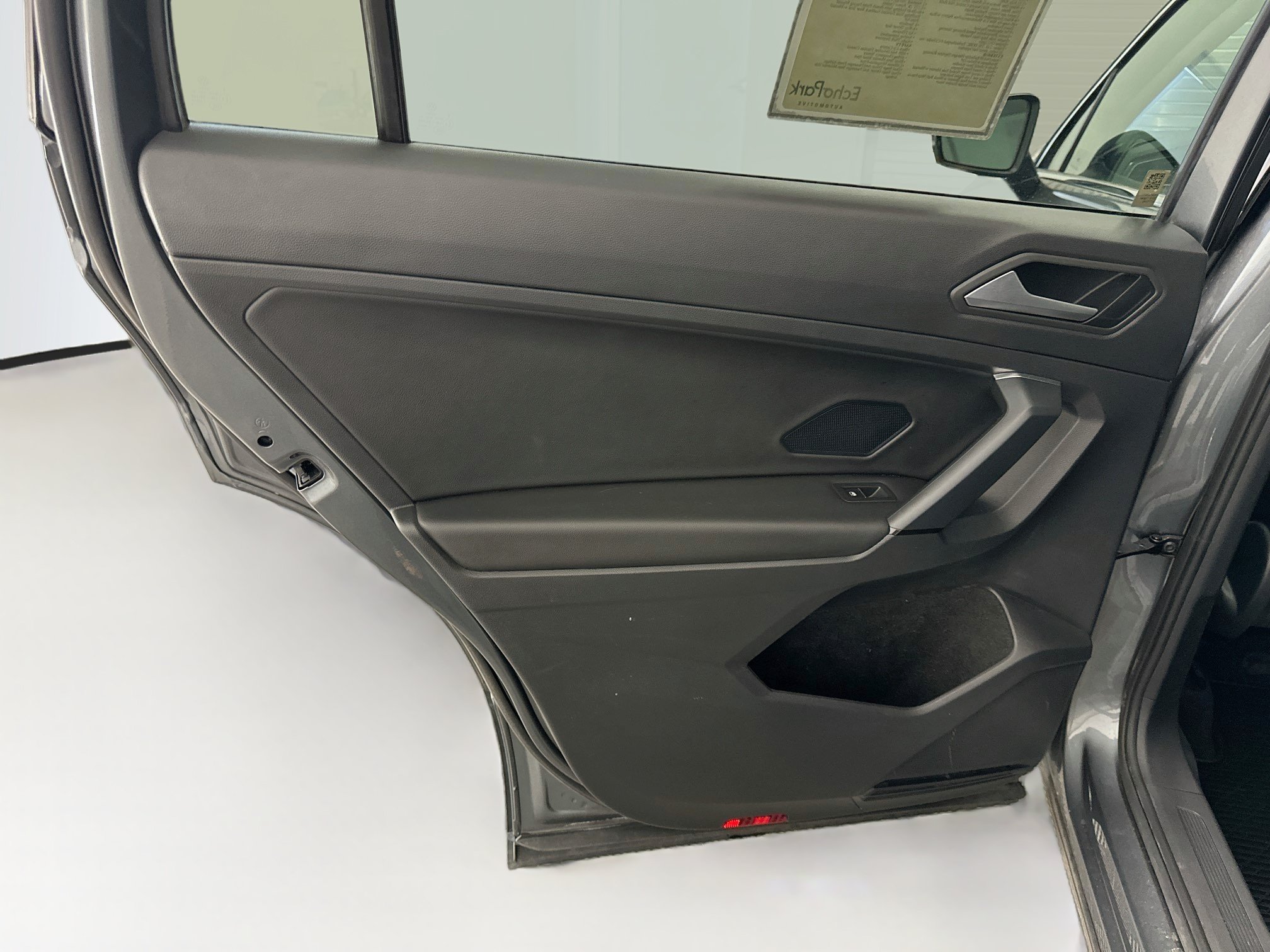 Used 2019 Volkswagen Tiguan SE AWD/4WD image 26