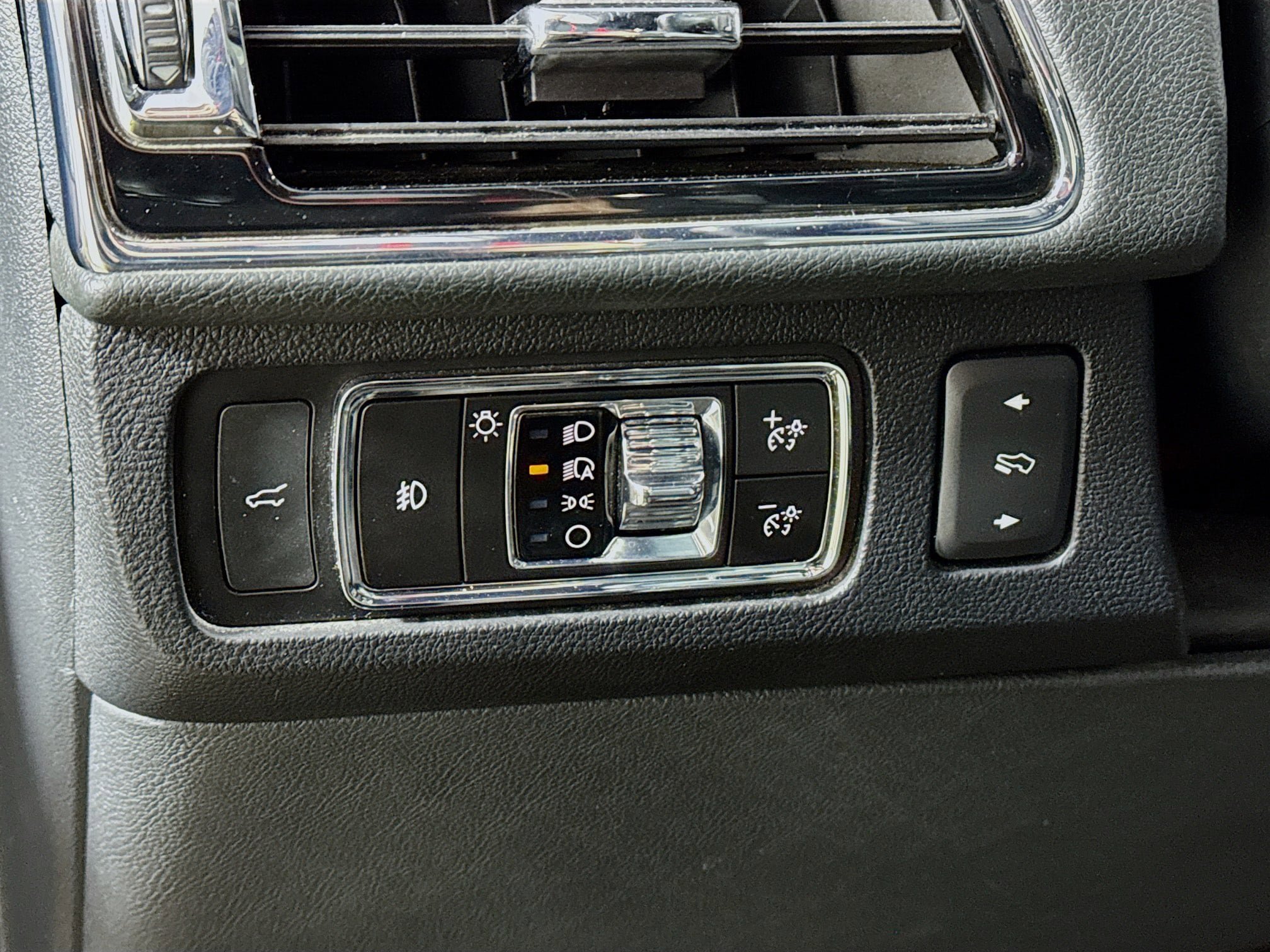 Used 2023 Lincoln Navigator L Reserve AWD/4WD image 16