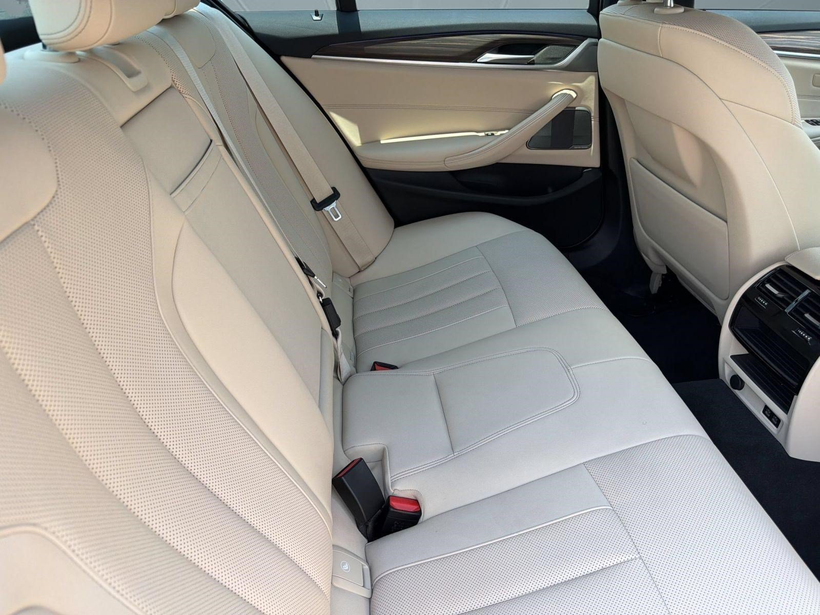 Certified 2023 BMW 530i w/ Premium Package RWD image 31