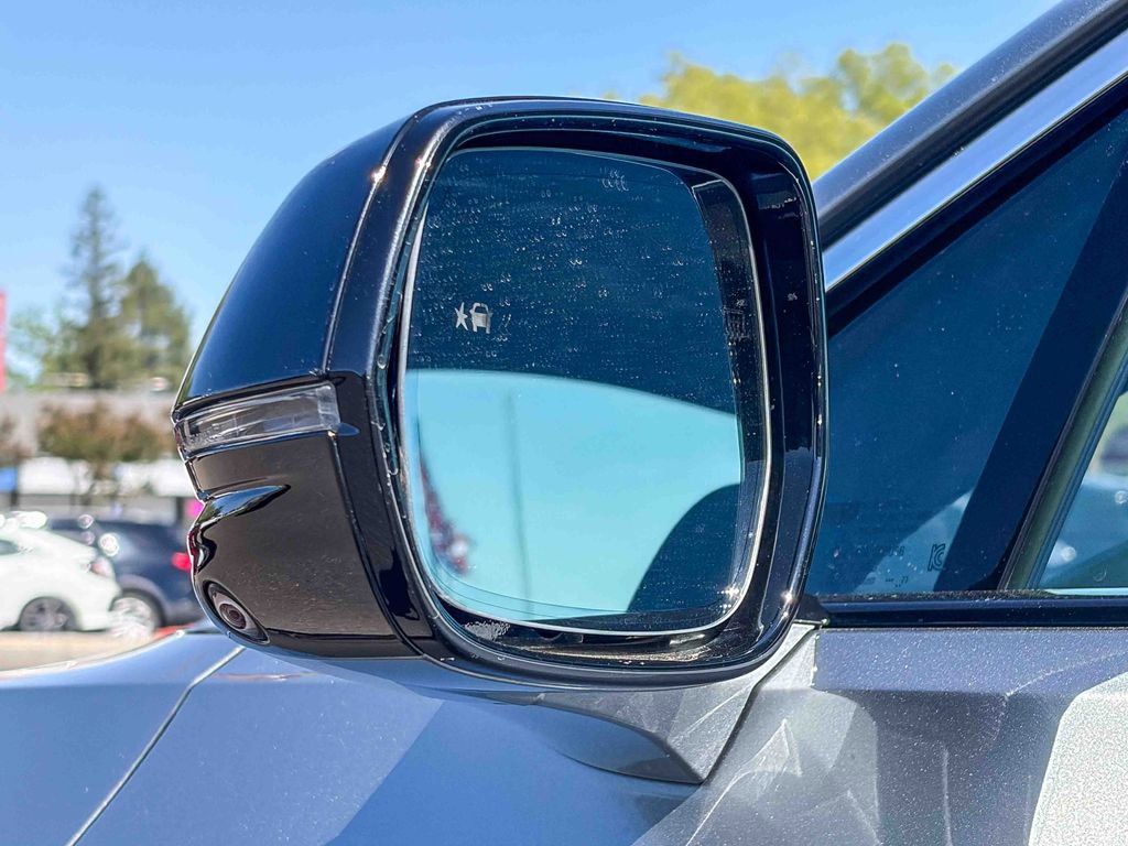 Certified 2024 Cadillac Lyriq Luxury AWD/4WD image 11