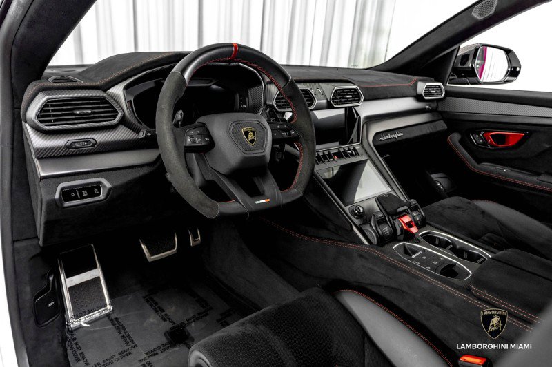 Used 2023 Lamborghini Urus Performante image 33