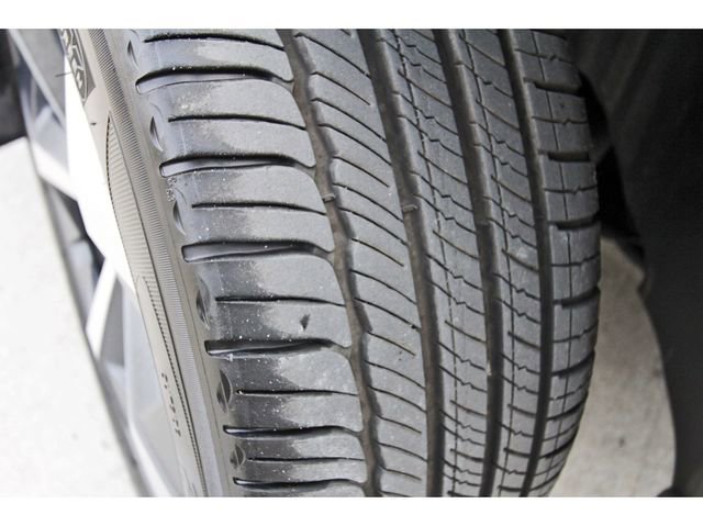 Used 2025 Volvo XC40 B5 Plus w/ Protection Package Premier image 28