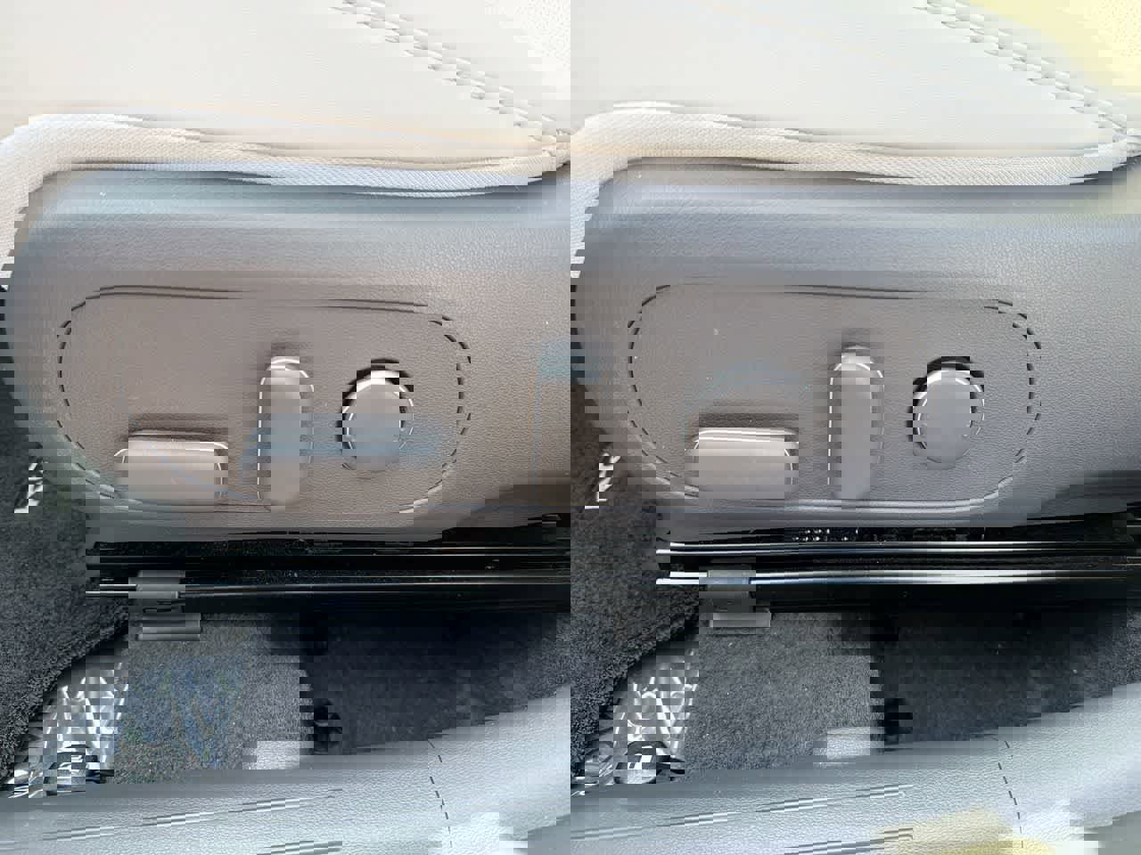 Used 2025 Hyundai Kona Limited image 22