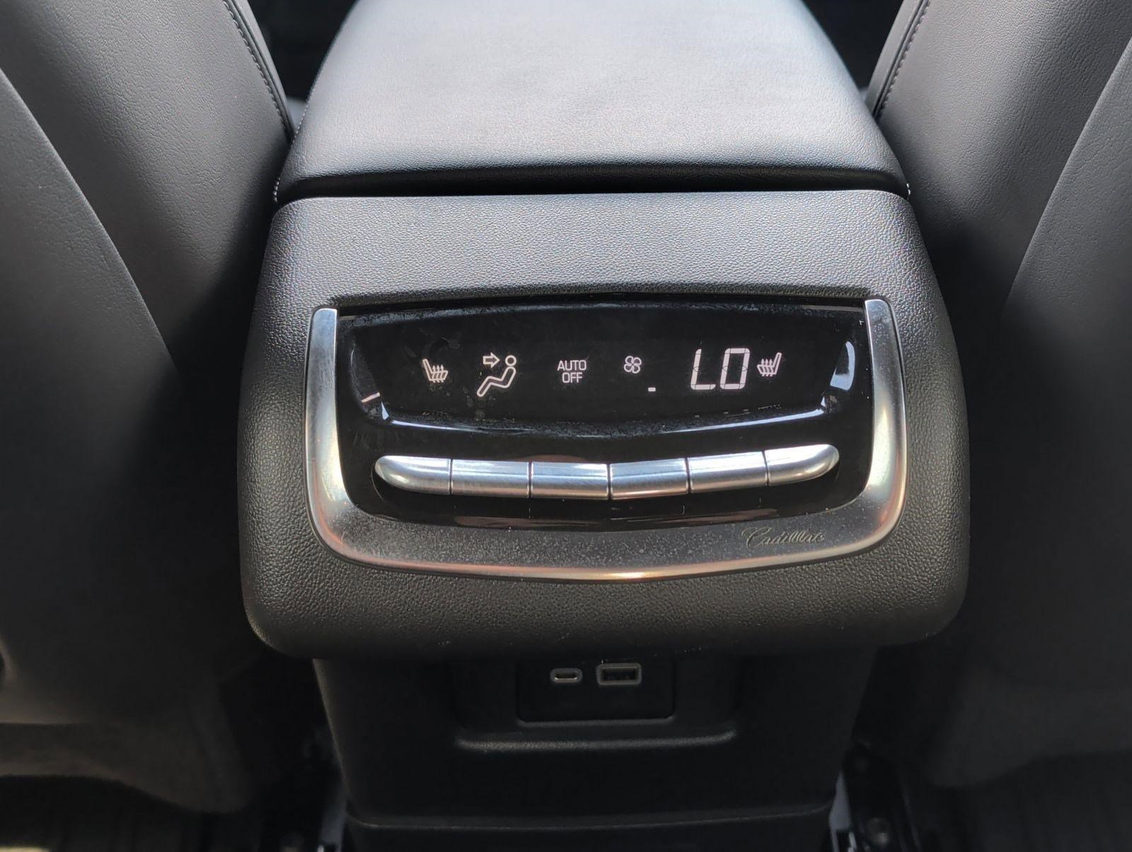 Used 2023 Cadillac XT6 Premium Luxury w/ Technology Package FWD image 26