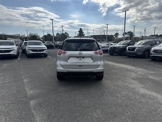 Used 2016 Nissan Rogue SV image 6