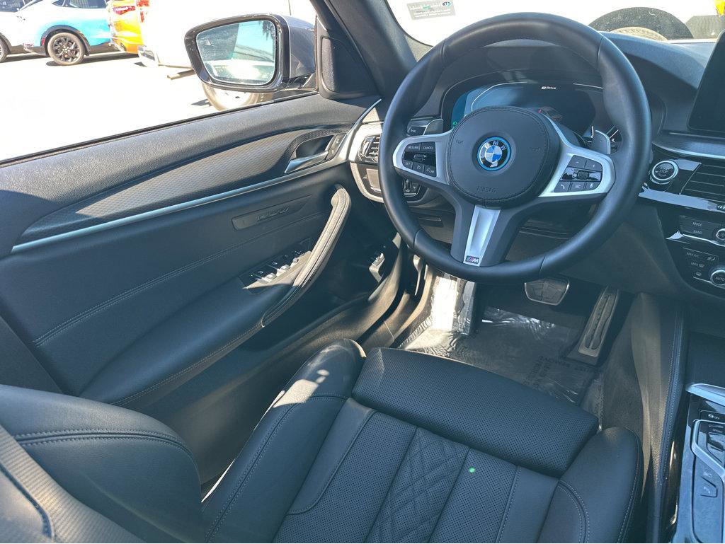 Used 2023 BMW 530e w/ M Sport Package image 19