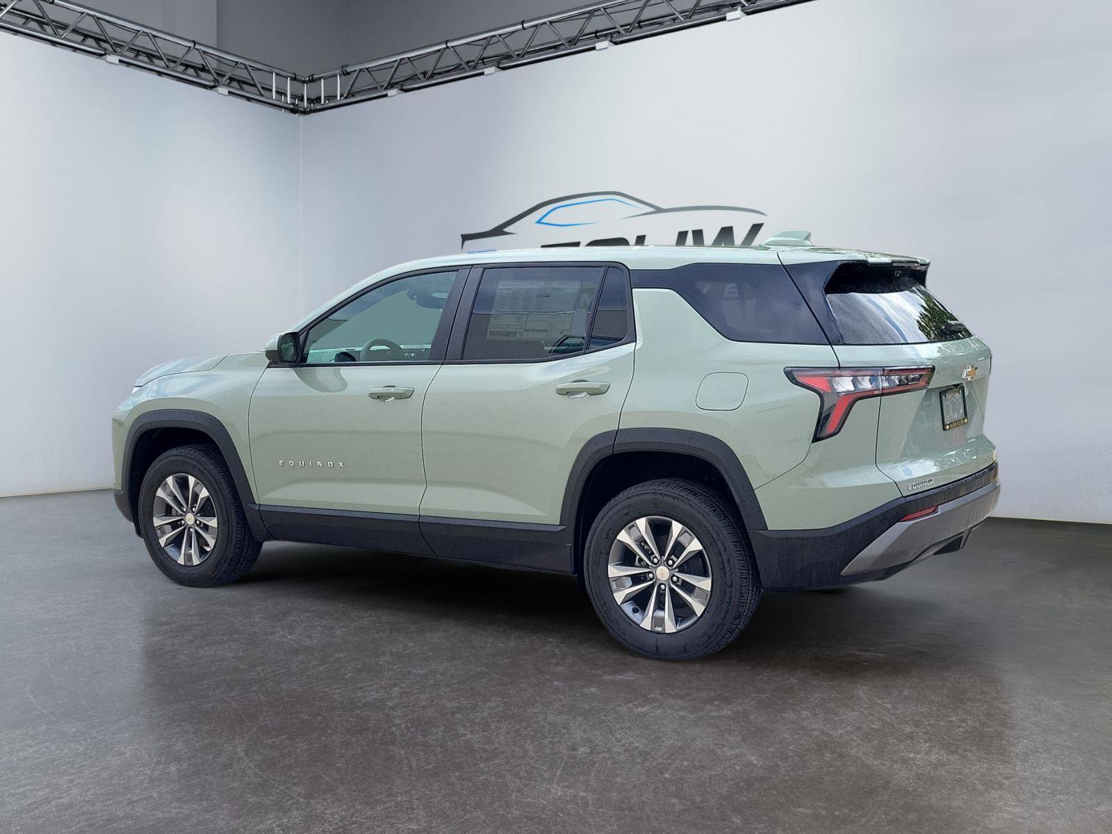 Used 2025 Chevrolet Equinox LT w/ Safety and Technology Package image 5