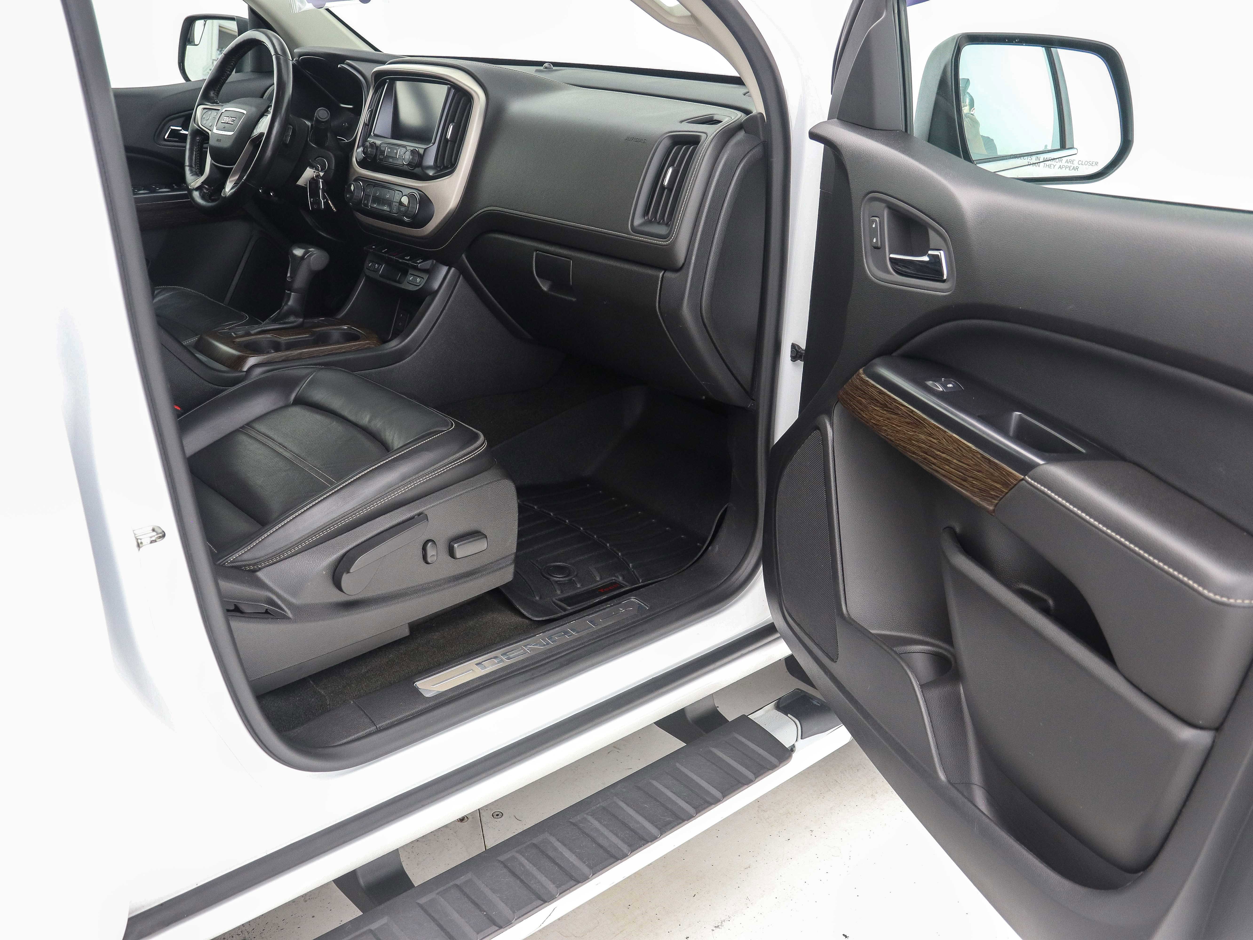 Used 2018 GMC Canyon Denali image 16