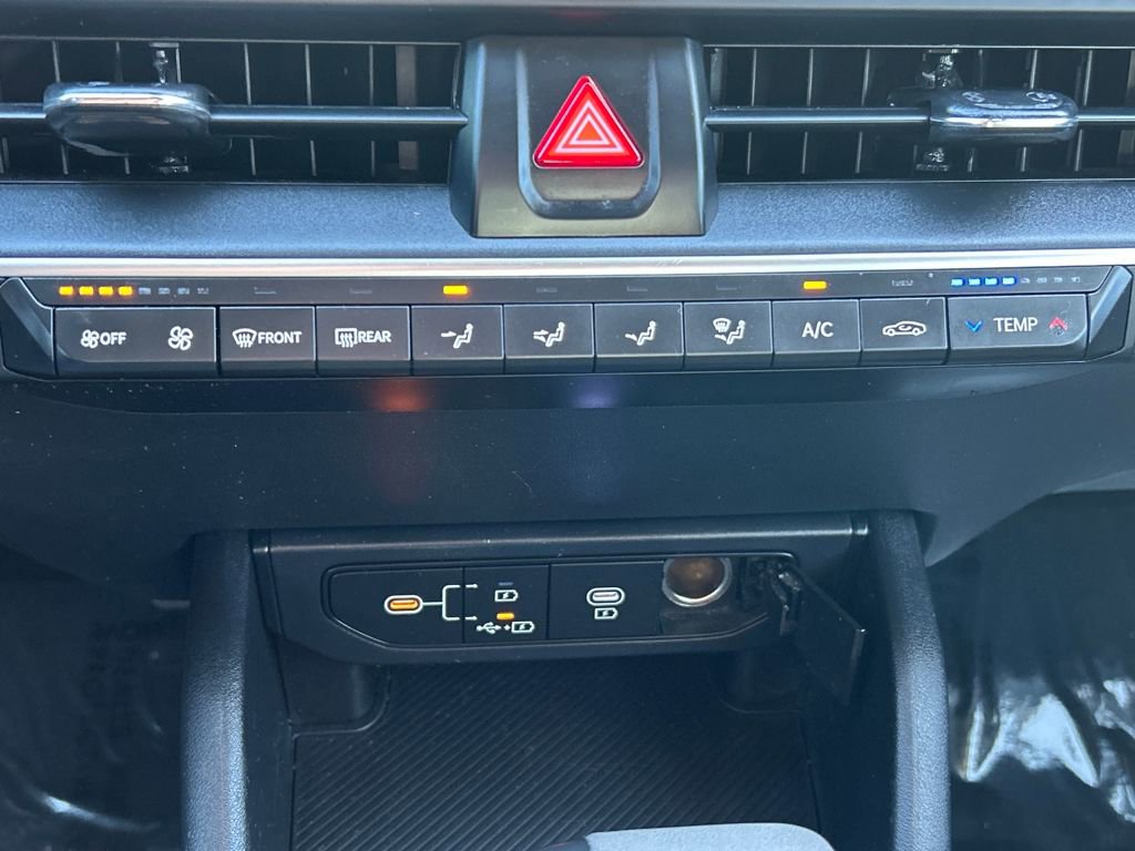 Used 2025 Kia K4 LXS image 14