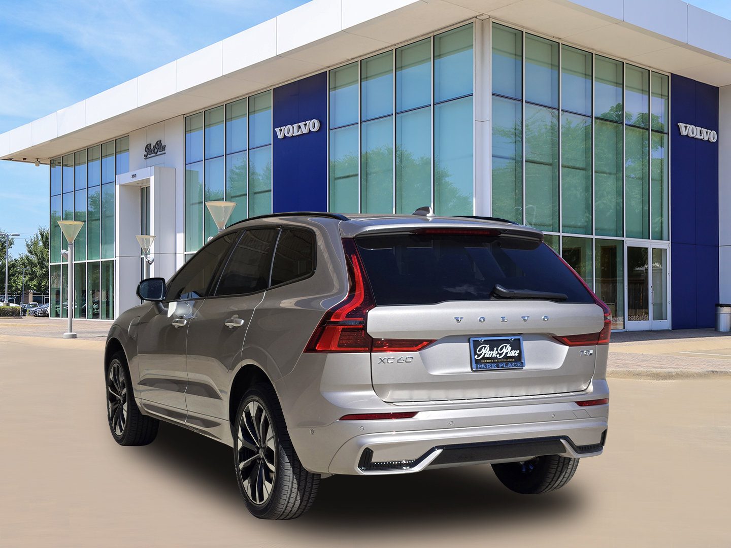 New 2026 Volvo XC60 T8 Plus w/ Protection Package Premier image 4