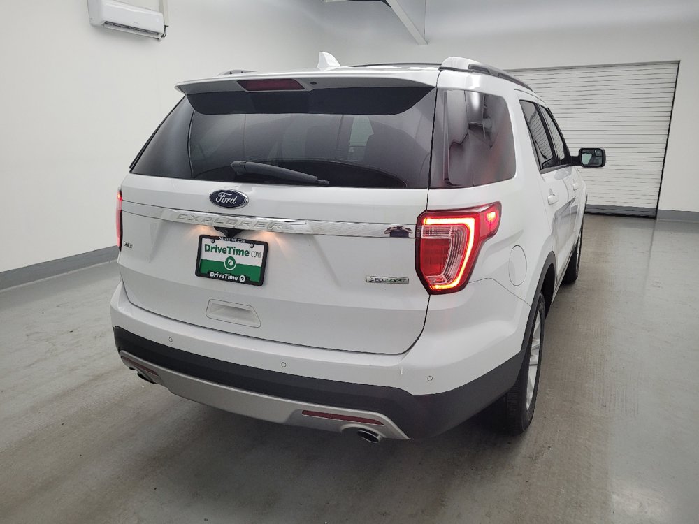 Used 2016 Ford Explorer XLT w/ Equipment Group 202A FWD image 7