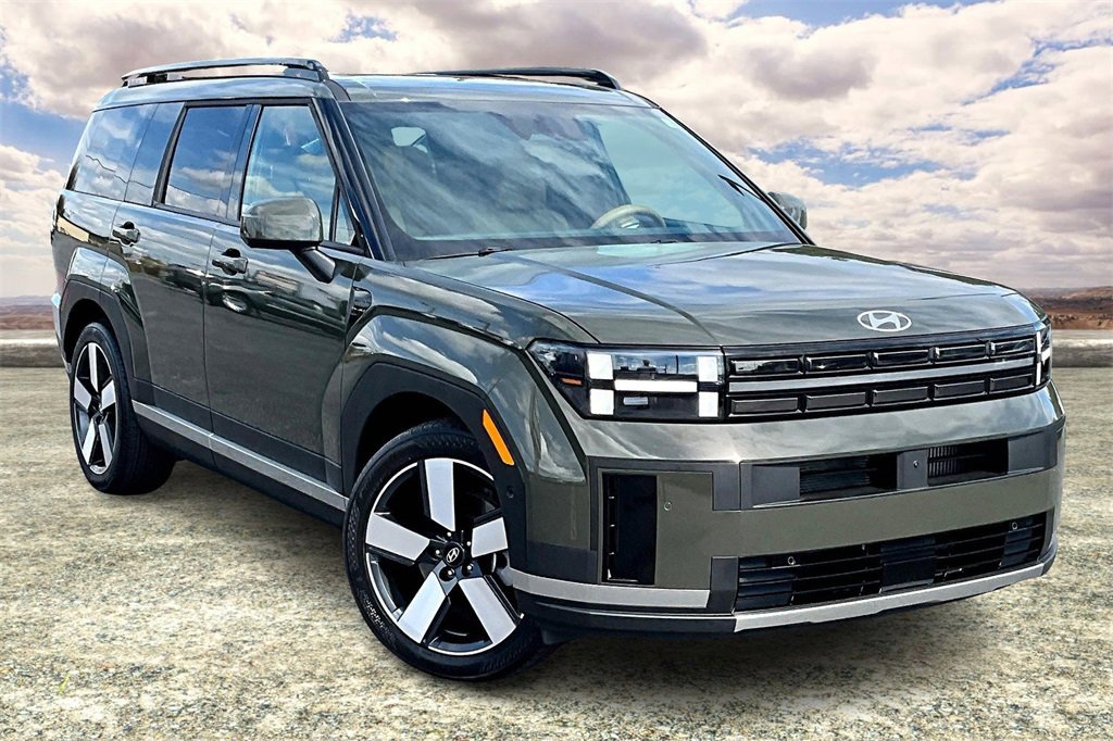 Used 2025 Hyundai Santa Fe Limited image 1