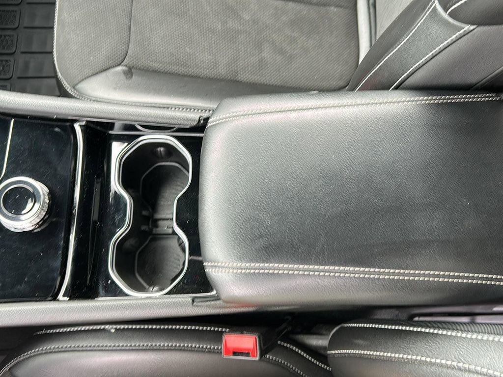 Used 2023 Jeep Grand Cherokee L Laredo image 20